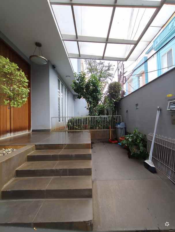 dijual rumah cempaka putih