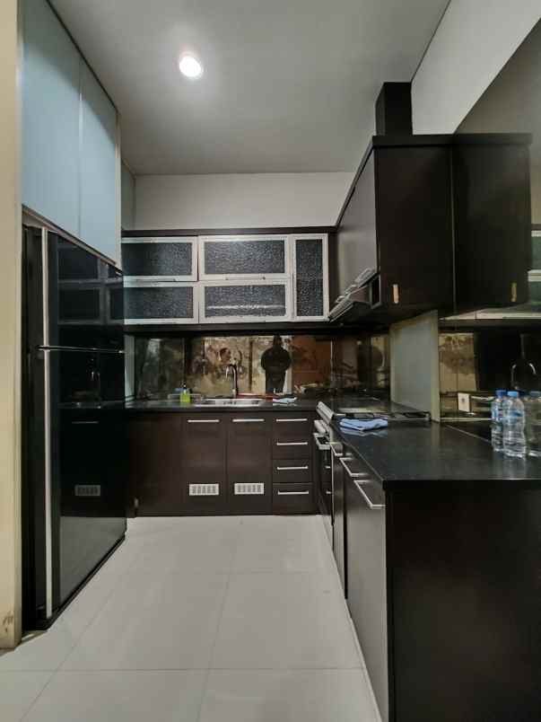 dijual rumah cempaka putih