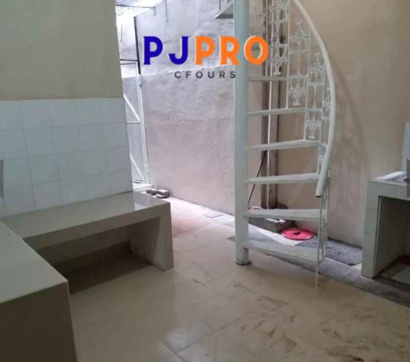 dijual rumah cempaka putih timur