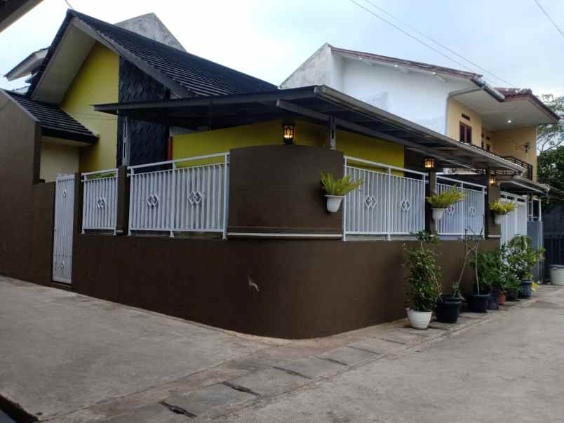 dijual rumah ciawitali