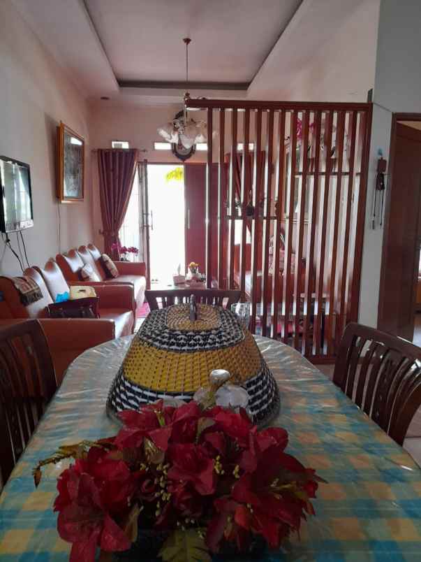 dijual rumah ciawitali