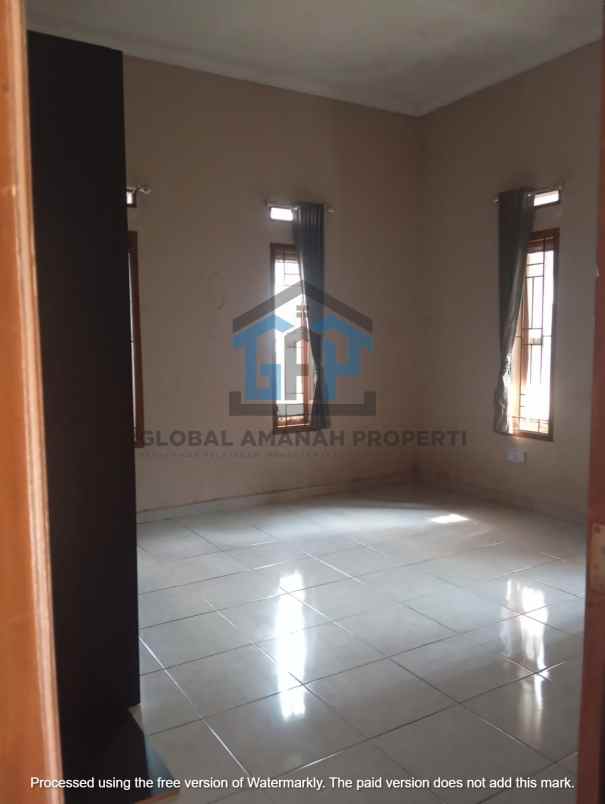 dijual rumah cisangkan