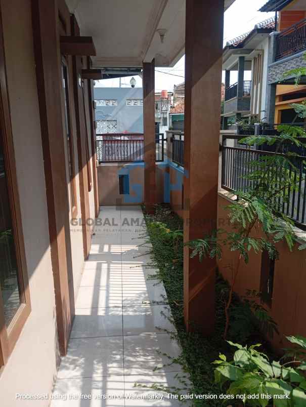 dijual rumah cisangkan