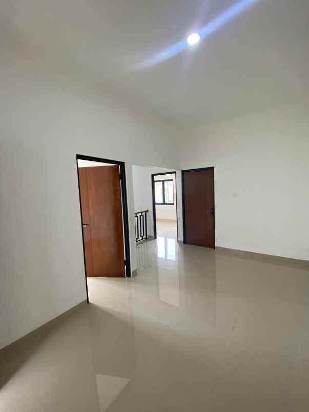 dijual rumah cisaranten endah