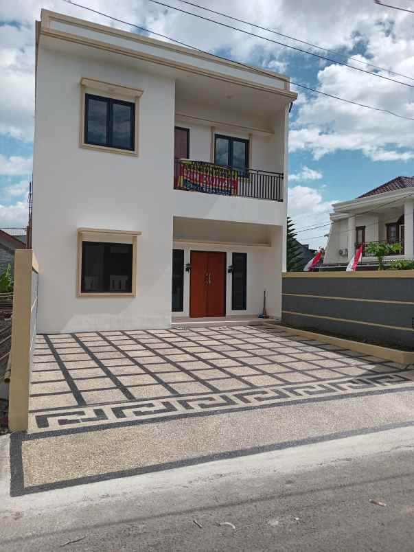 dijual rumah cisaranten endah