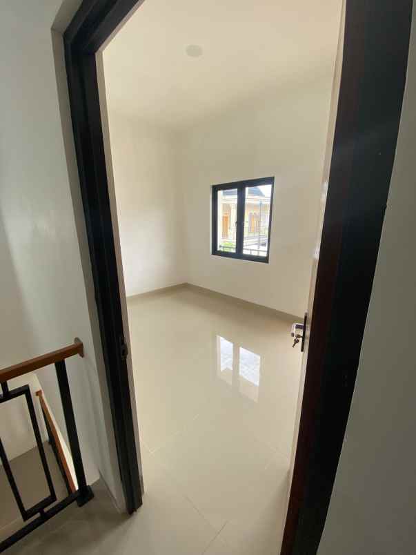 dijual rumah cisaranten endah