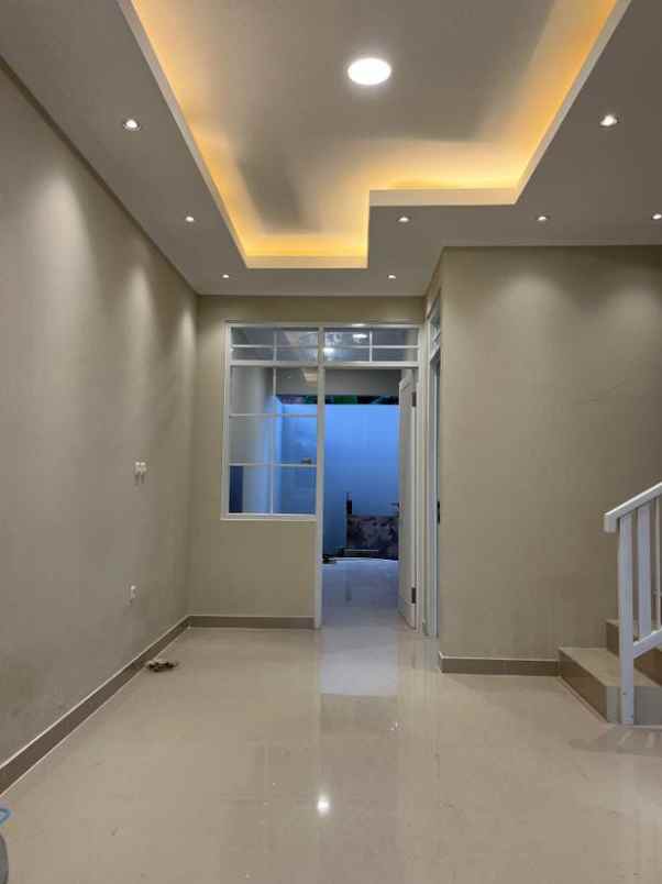 dijual rumah cisaranten kulon