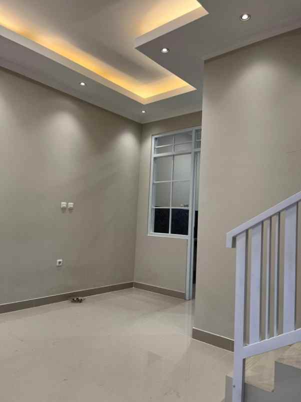 dijual rumah cisaranten kulon