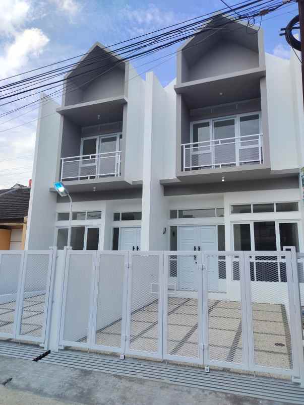 dijual rumah cisaranten kulon