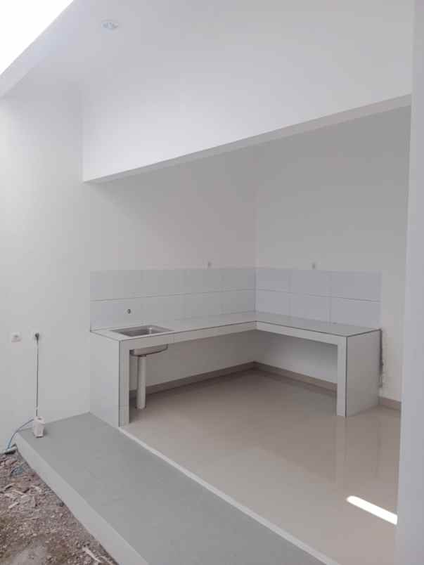 dijual rumah cisaranten kulon