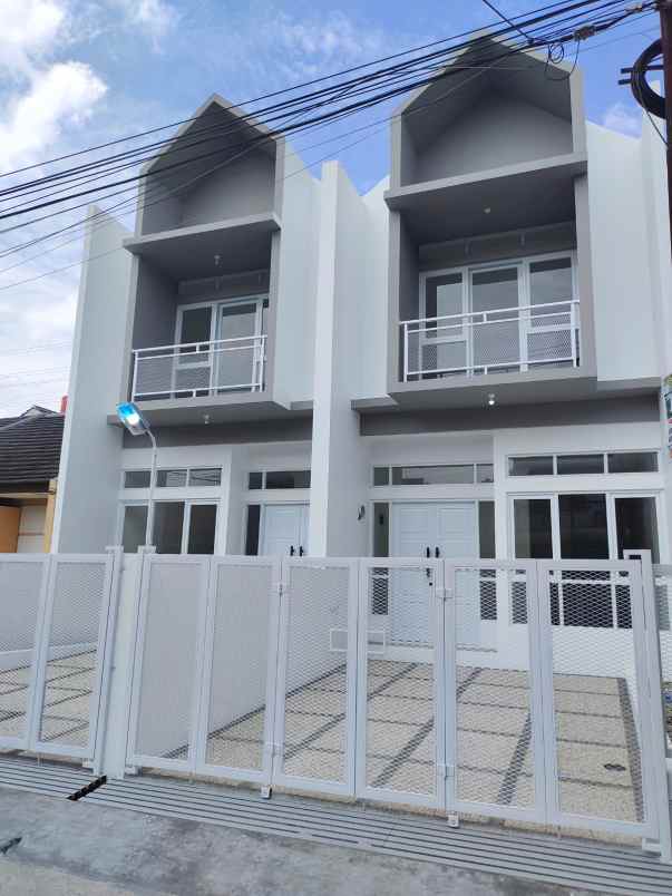 dijual rumah cisaranten kulon