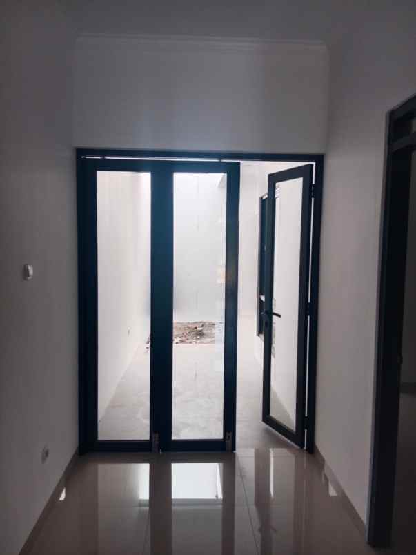 dijual rumah cisaranten kulon