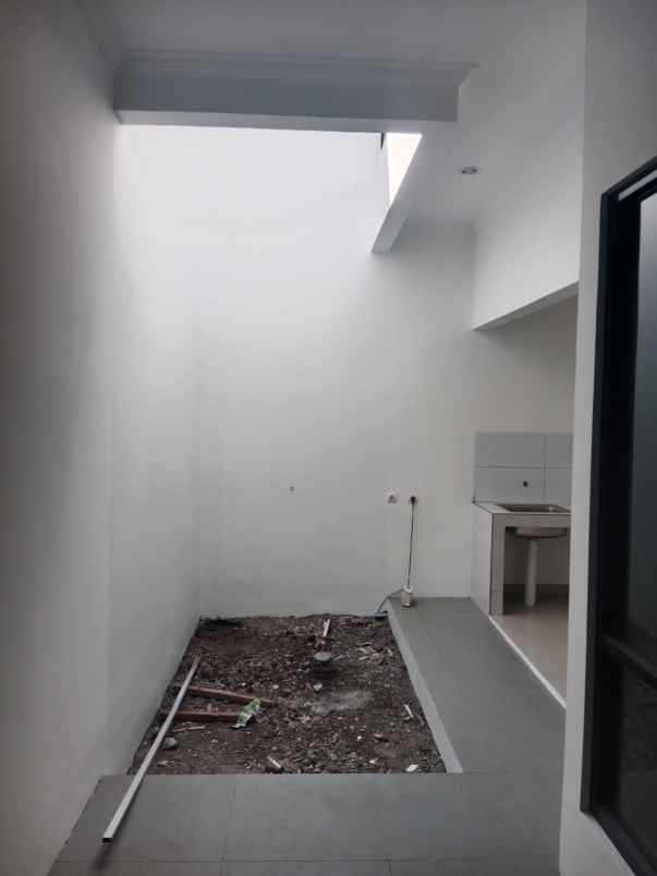 dijual rumah cisaranten kulon