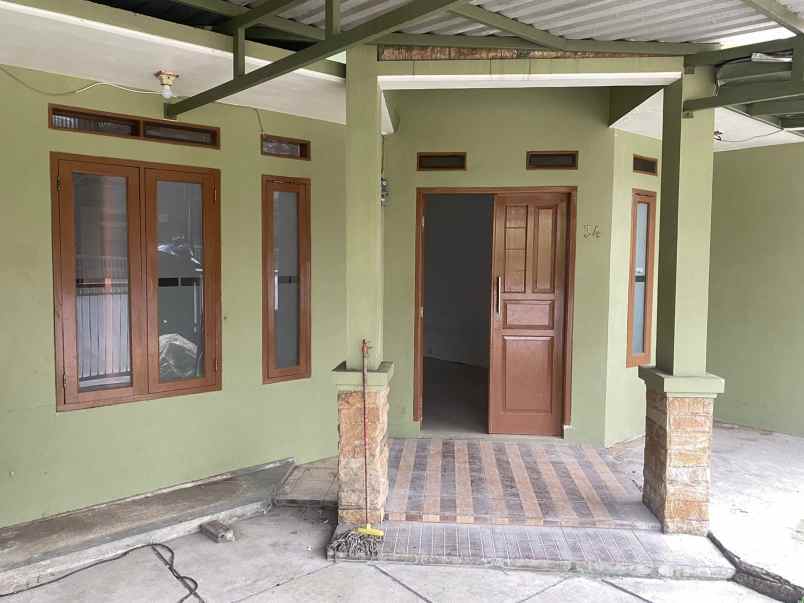 dijual rumah cisaranten kulon
