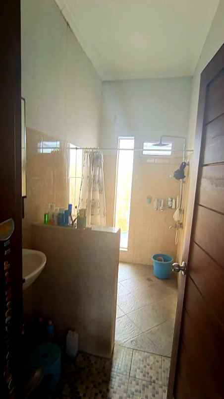 dijual rumah cisaranten kulon