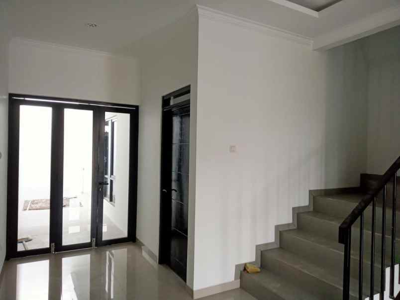 dijual rumah cisaranten kulon arcamanik