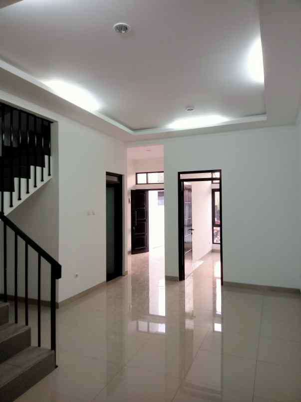 dijual rumah cisaranten kulon arcamanik