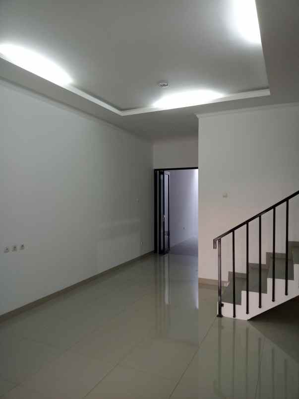 dijual rumah cisaranten kulon arcamanik