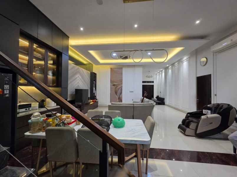 dijual rumah citra 1