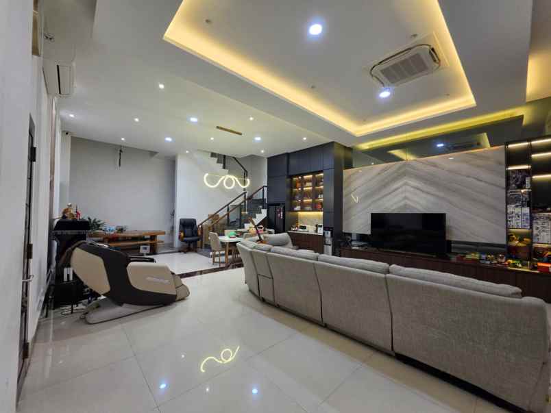 dijual rumah citra 1