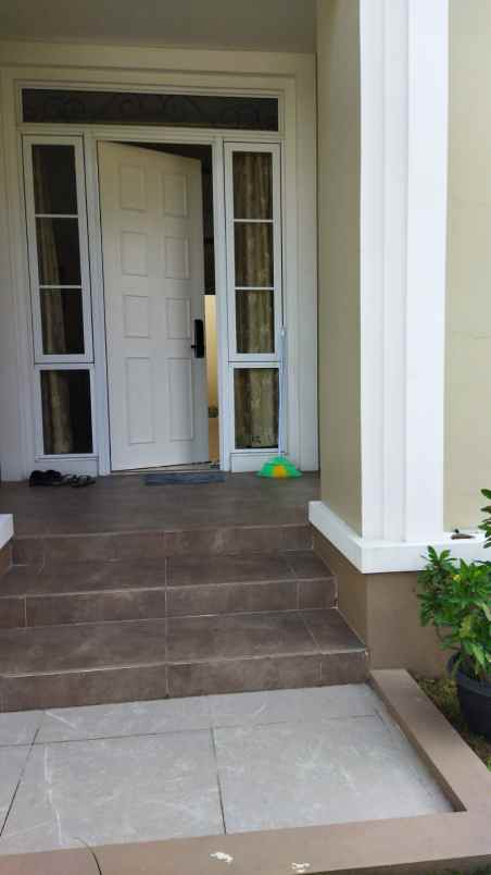 dijual rumah citra raya