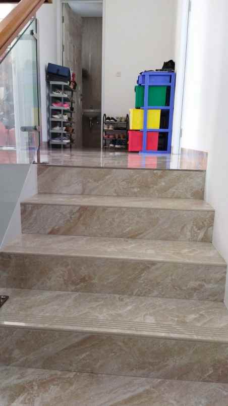 dijual rumah citra raya