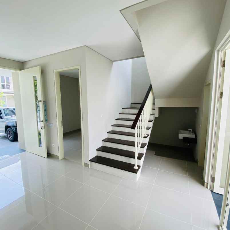dijual rumah citraland greenlake