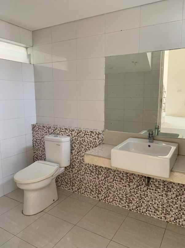 dijual rumah citraland reffles garde