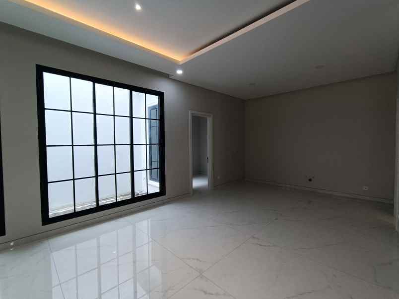 dijual rumah citraland royal park surabaya