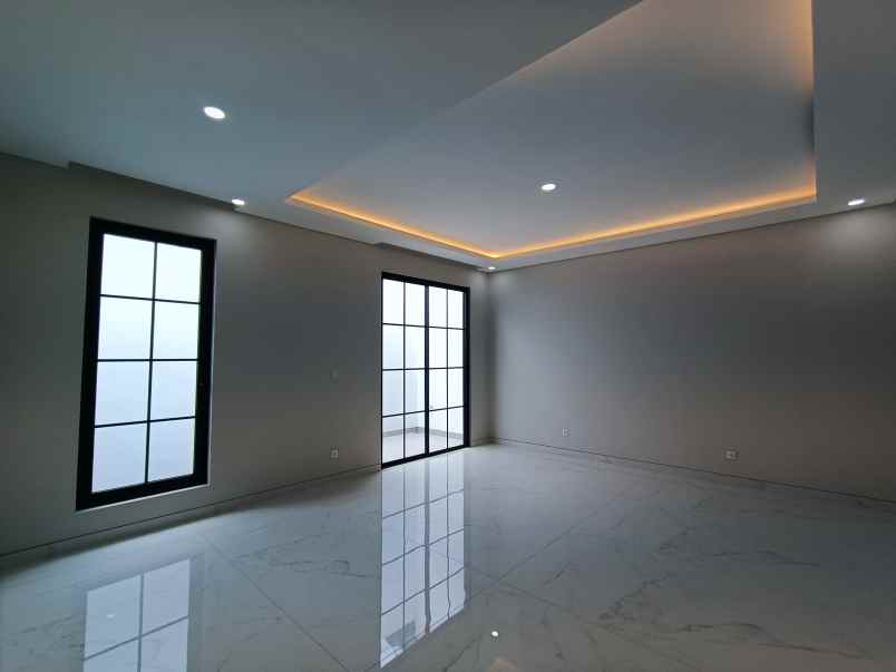 dijual rumah citraland royal park surabaya