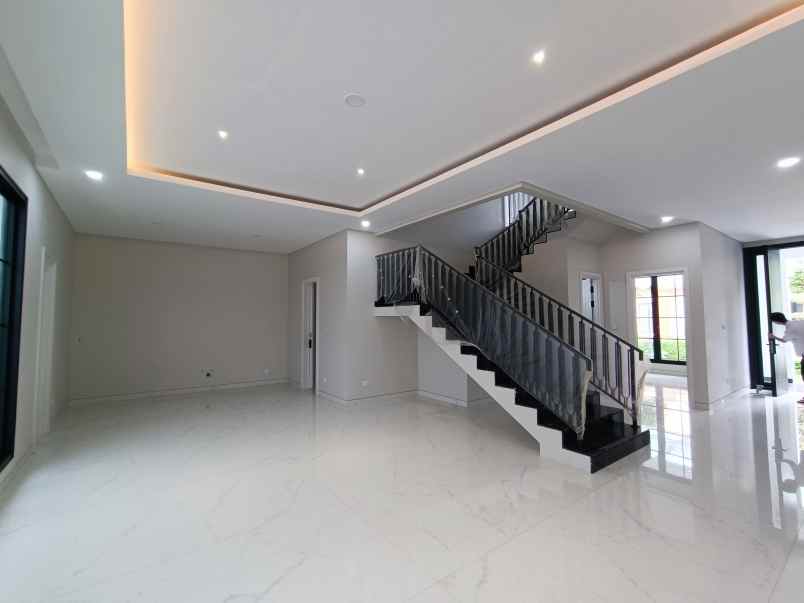 dijual rumah citraland royal park surabaya