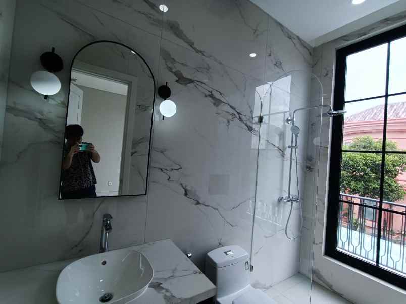 dijual rumah citraland royal park surabaya