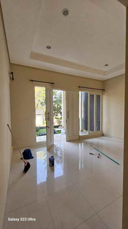 dijual rumah citraland vila taman telaga