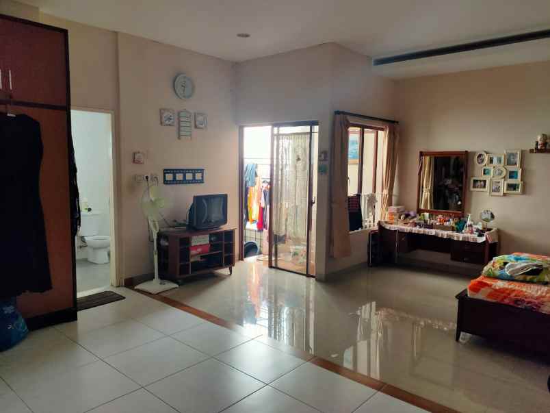 dijual rumah cluster alamanda jakarta