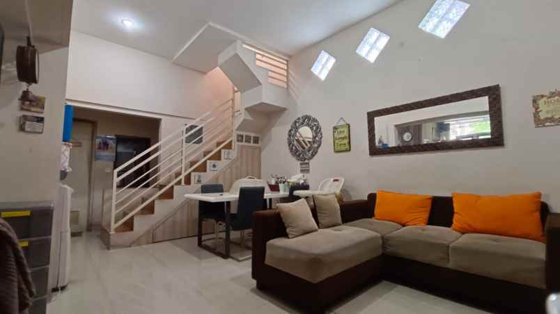 dijual rumah cluster alamanda jakarta