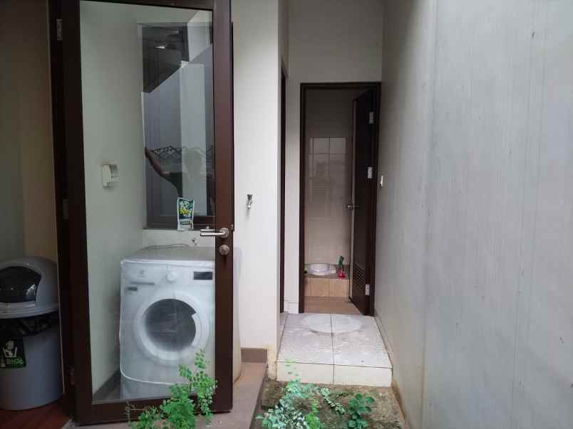 dijual rumah cluster burgundy