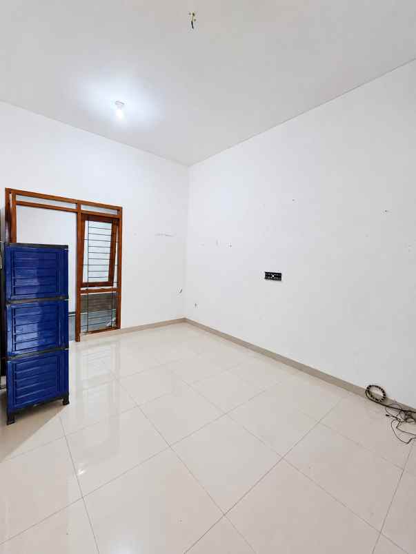 dijual rumah cluster derwati mas estate