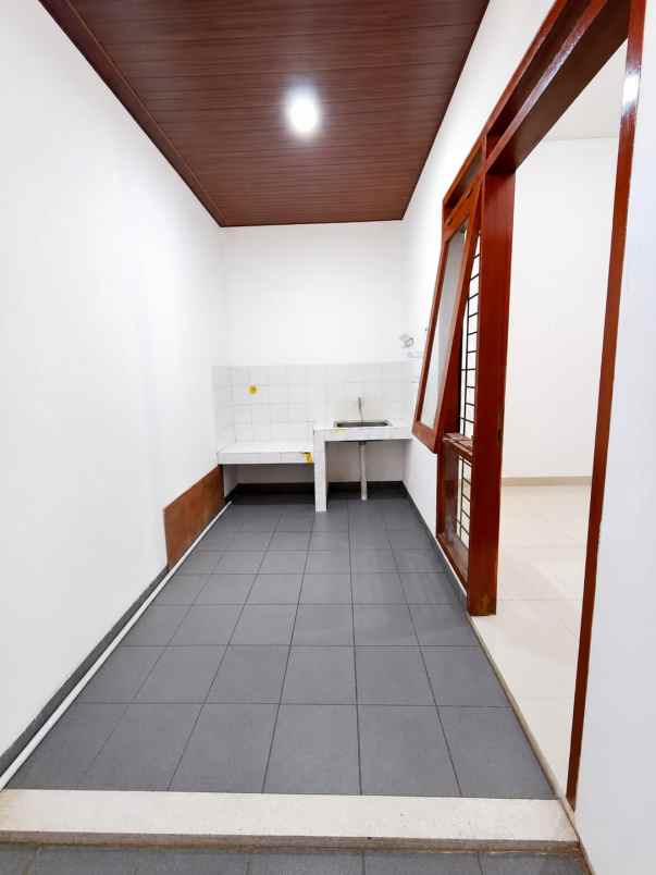 dijual rumah cluster derwati mas estate