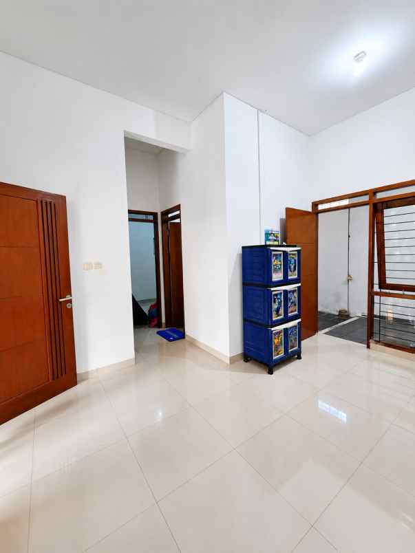 dijual rumah cluster derwati mas estate
