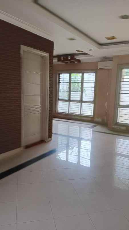 dijual rumah cluster georgia kota wisata