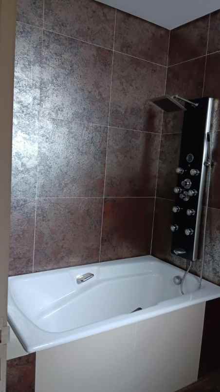 dijual rumah cluster georgia kota wisata