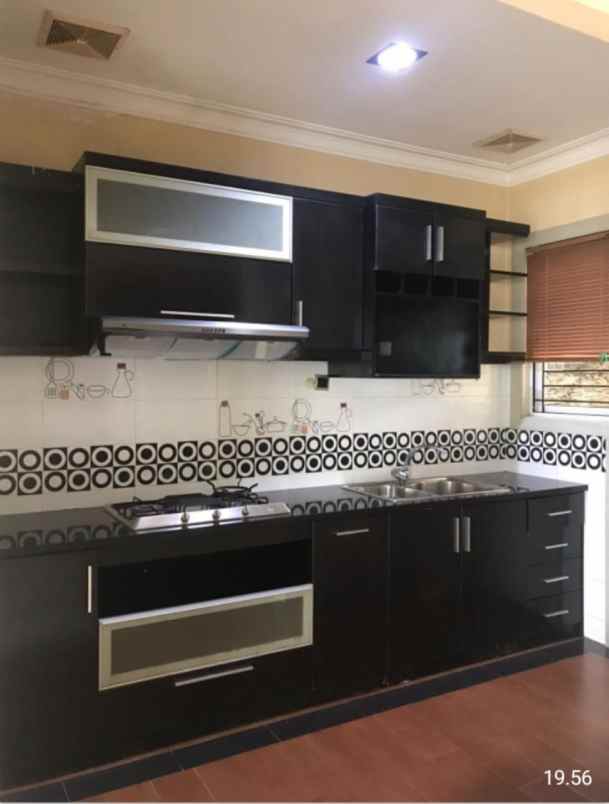 dijual rumah cluster georgia kota wisata