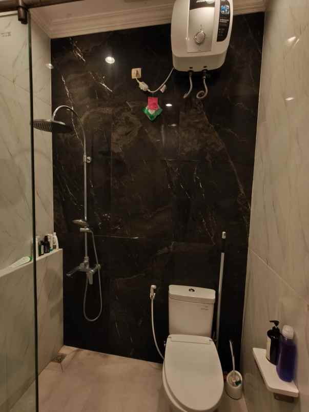 dijual rumah cluster golden prima