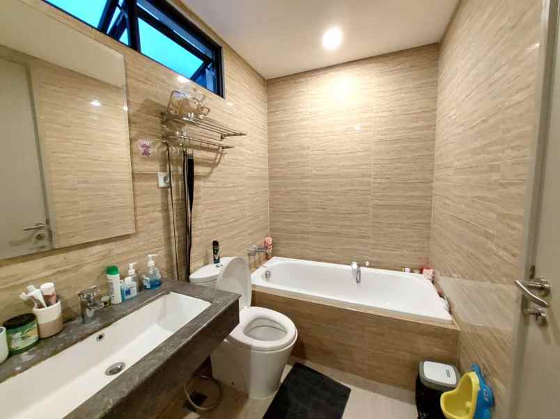 dijual rumah cluster matana asya jgc