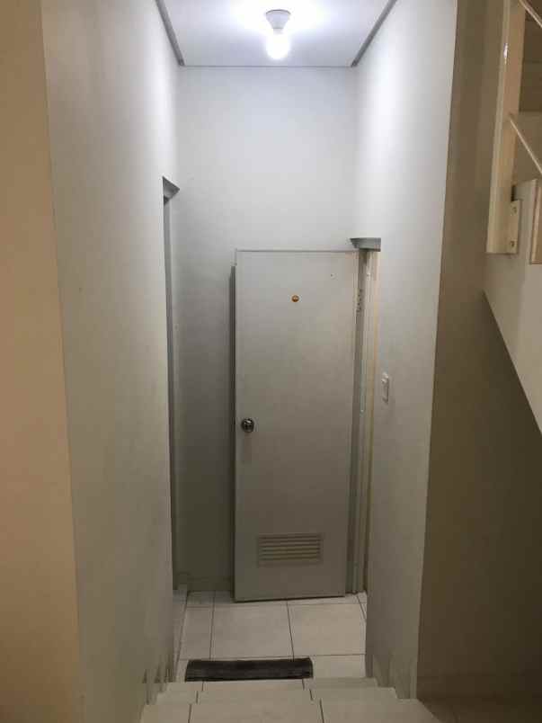 dijual rumah cluster summerland