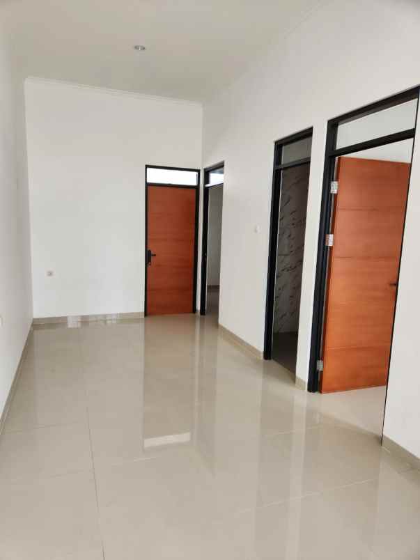 dijual rumah cluster villa cemara asri