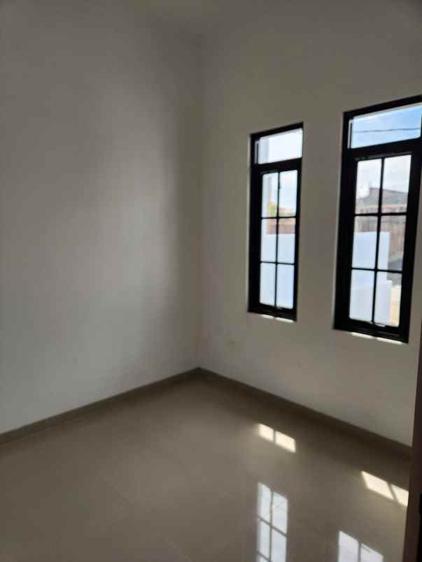 dijual rumah cluster villa cemara asri