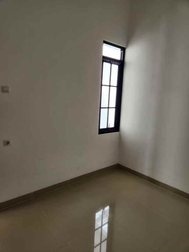 dijual rumah cluster villa cemara asri