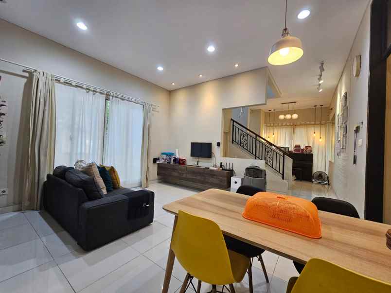 dijual rumah cluster volta summarecon