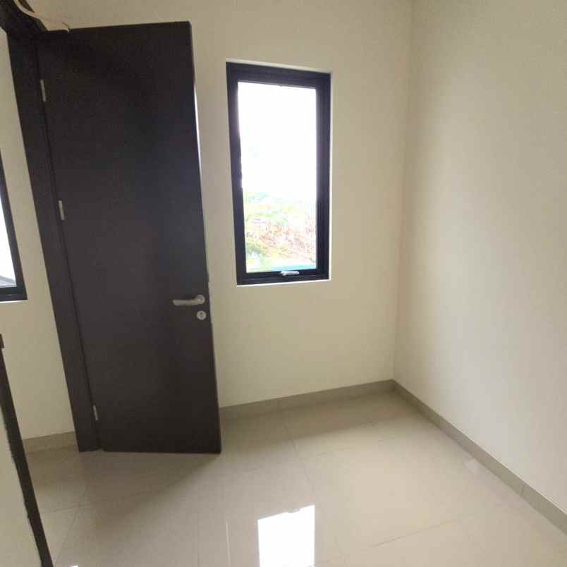 dijual rumah cluster yarra essence jgc